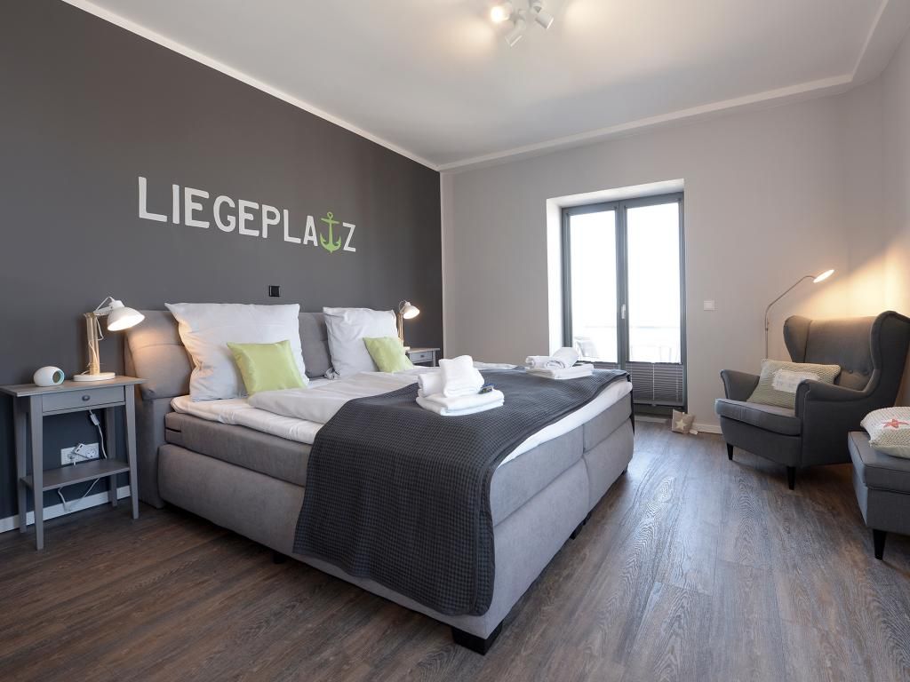 Ohlerich Speicher App. 21 - Blick in das große Schlafzimmer mit 2.TV