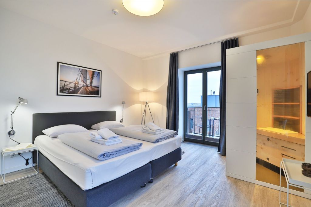 Ohlerich Speicher App. 28 - Blick in das Schlafzimmer mit Infrarotsauna
