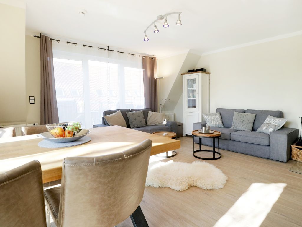 Residenz am Park App.13- heller Wohn- und Essbereich