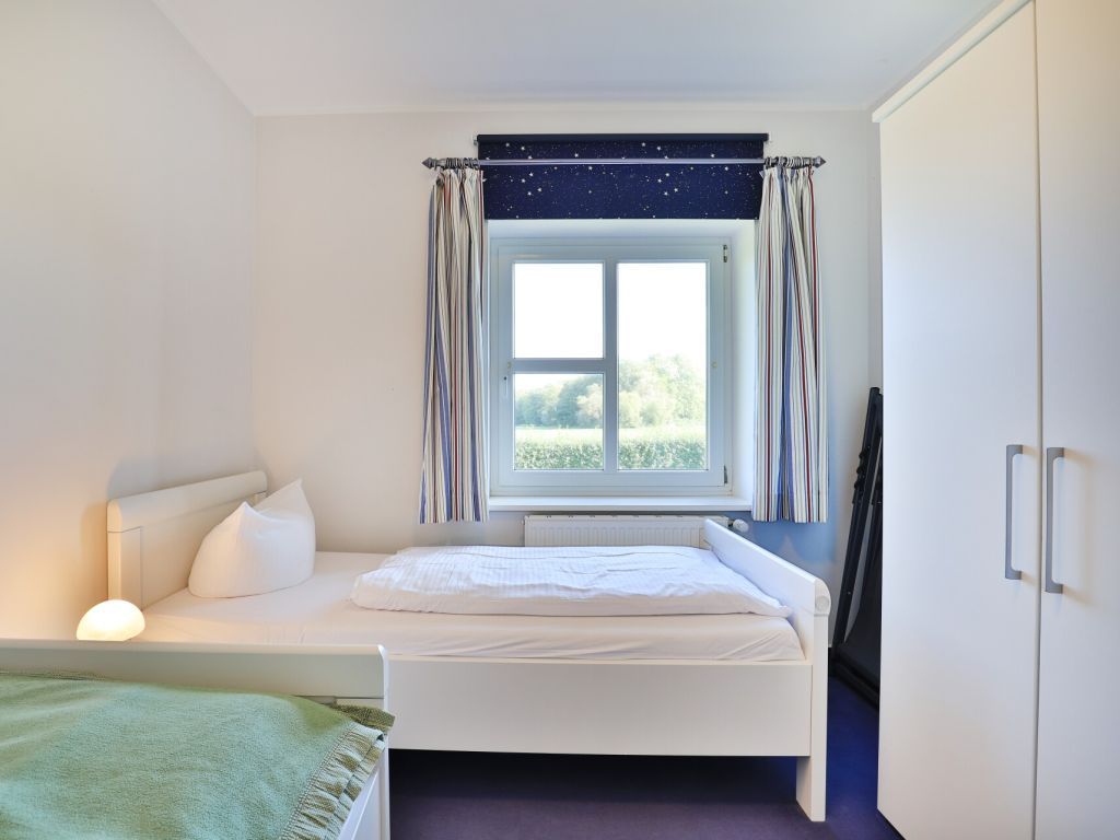 Altes Zollhaus, Fewo-Nr. 1 - Blick in das kleine Schlafzimmer mit 2 Einzelbetten