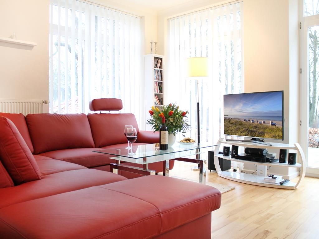 Uns Hüsung Whg. 3 - Blick auf den Wohnbereich und den Fernseher