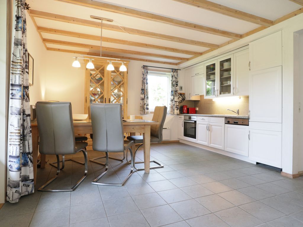 Haus Seepferdchen Whg. SP2 - Blick auf den Essbereich und die offene Küche