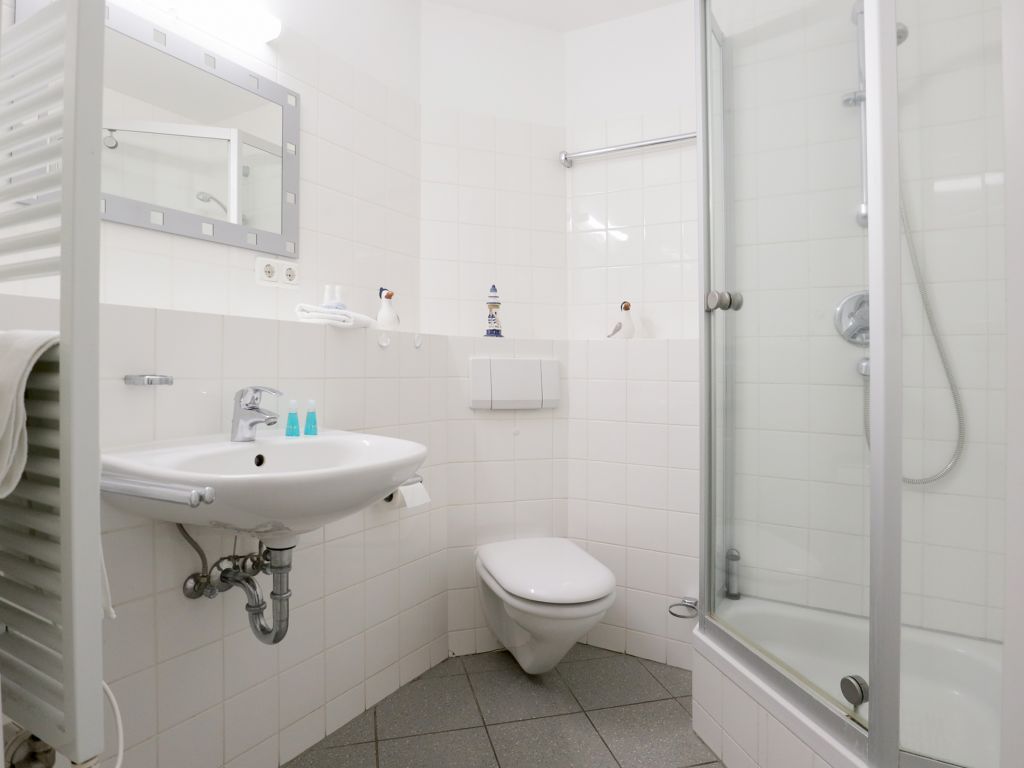 Haus am Meer D2- Blick ins Duschbad