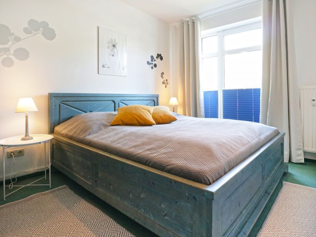 Haffblick Whg. Ha56 - Blick in das Schlafzimmer mit 2.TV