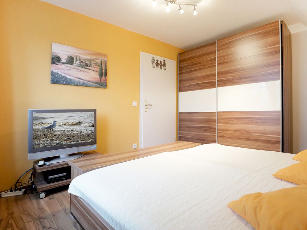 Schwannest 2 - Blick in das Schlafzimmer mit 2. TV