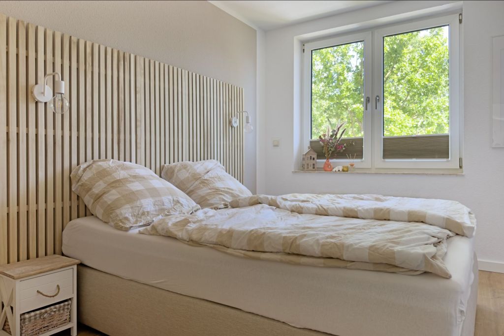 Sünnslag Whg. Sü4/108 - Blick in das große gemütliche Schlafzimmer