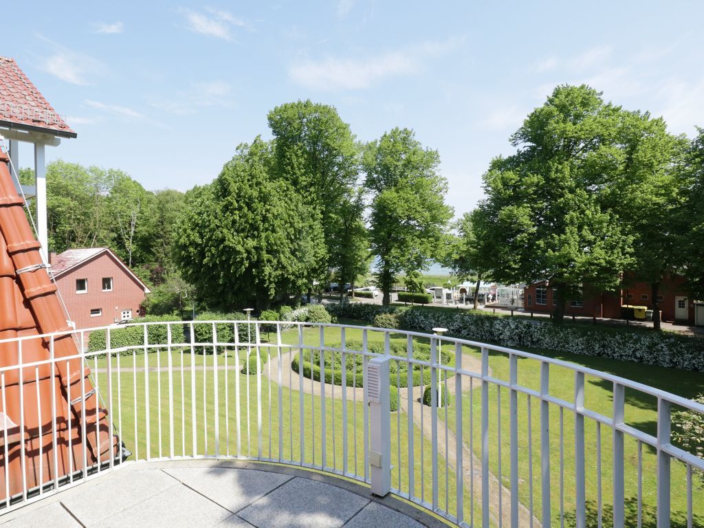 Villa Seegarten Whg. Seg05 - Blick auf den Balkon und die Umgebung