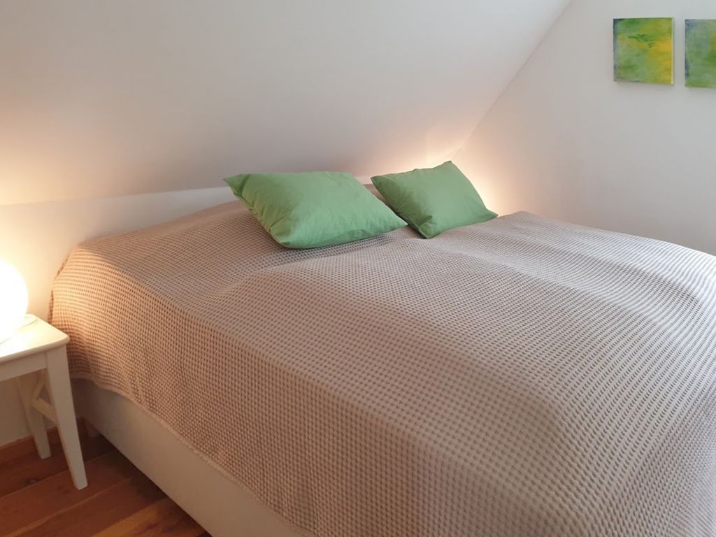  Rotes Haus - Blick in das Schlafzimmer im OG links