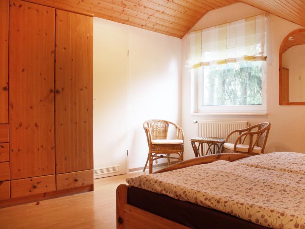 Urlauberdorf 31a - Blick in das Schlafzimmer im OG
