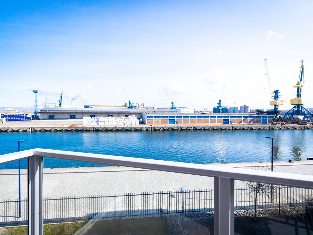 Hafenspitze App.2.21- Ausblick auf den Industriehafen