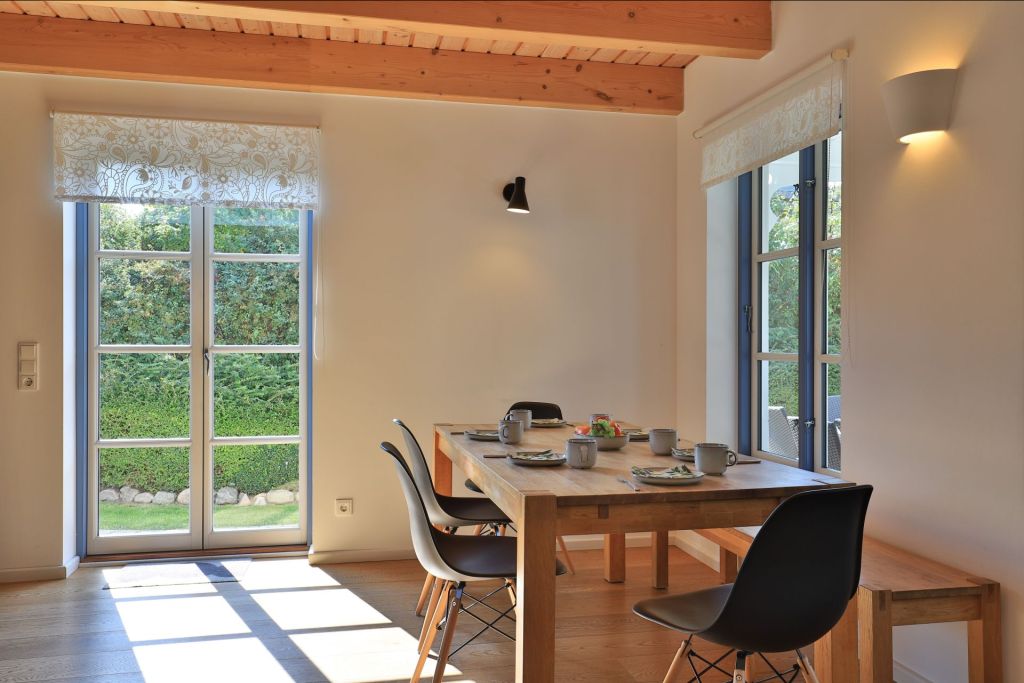 Smutje, Ferienhaus - Blick auf den offenen Essbereich mit Küche