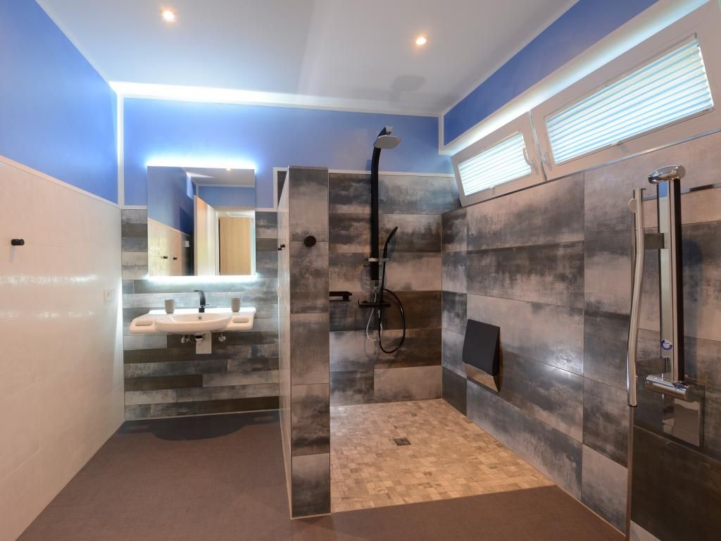 Strandvilla Gezeiten Penthouse-exklusives Tageslichtduschbad