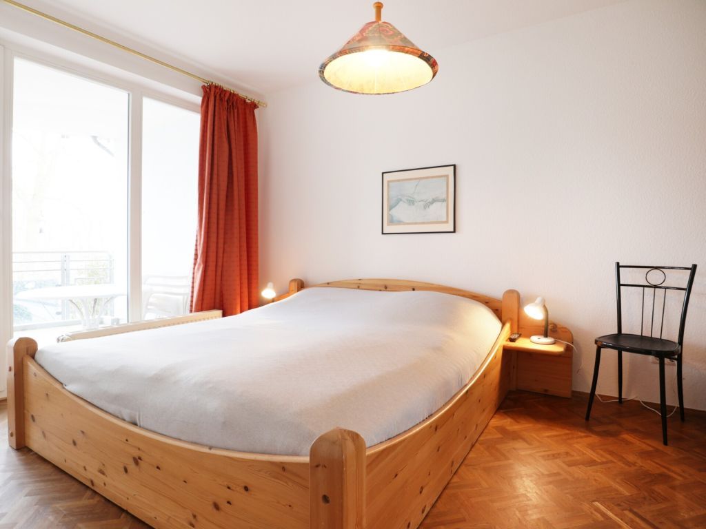 Likedeeler Whg. Li25 - Blick in das Schlafzimmer mit TV