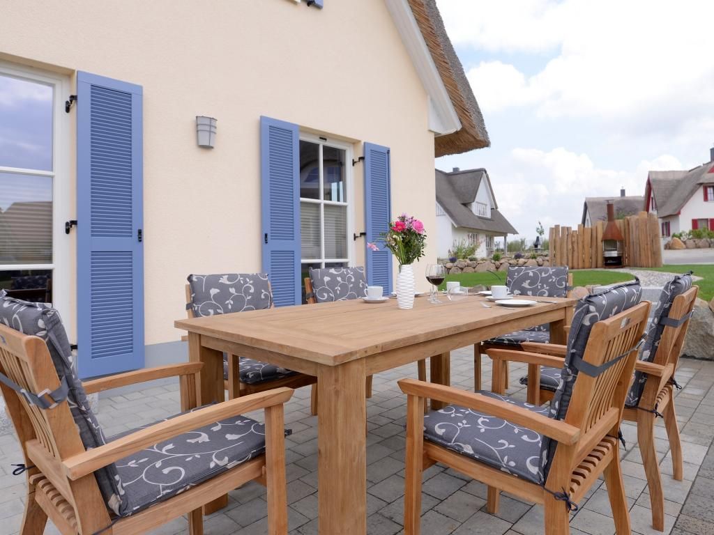 Arielle-Möblierte Terrasse