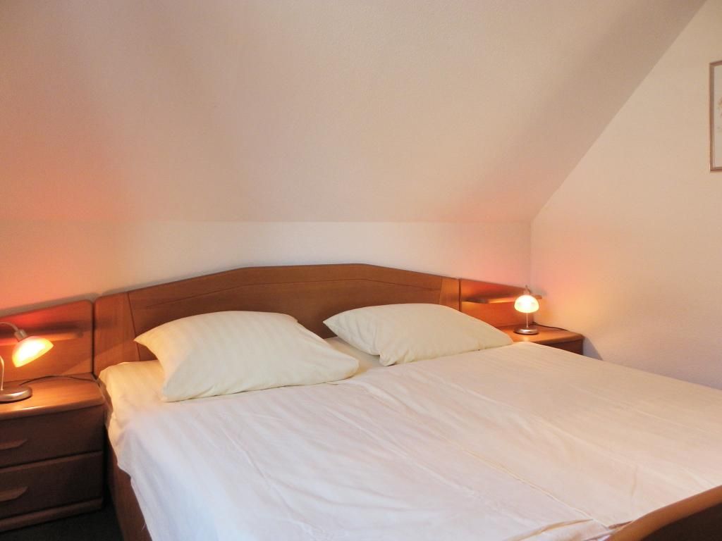 Silbermöwe Whg. SM2 - Blick in ein Schlafzimmer