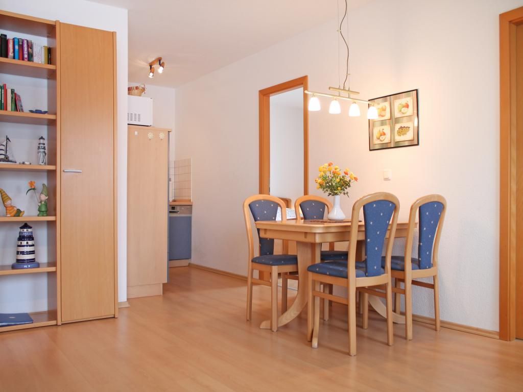 Hansehof Whg.9 - Blick auf den Essbereich und die offene Küchenzeile
