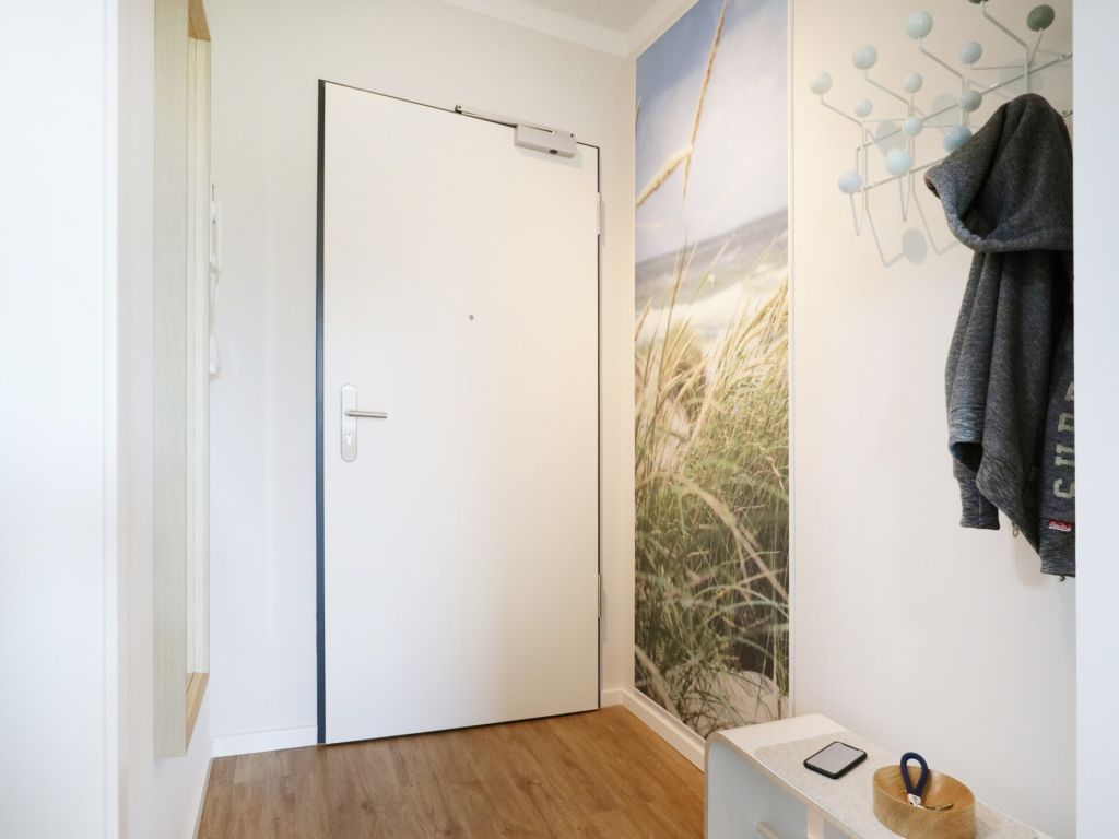 Weiße Villen Whg. 08 - Blick in den Flur und auf die Garderobe
