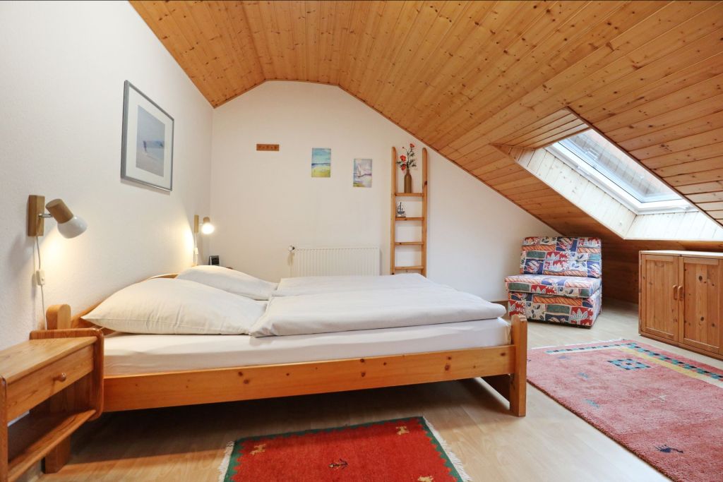 Urlauberdorf 40b - Blick in das Schlafzimmer im OG