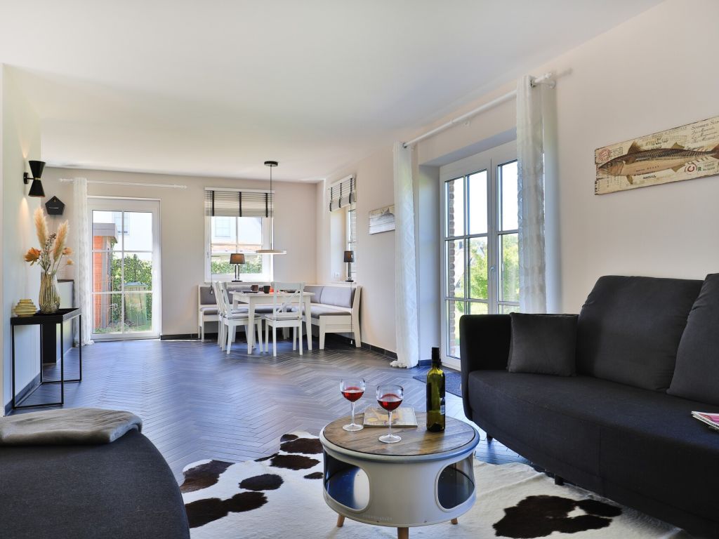 Jolle Ferienhaus - Blick vom Wohnbereich auf den offenen Essbereich