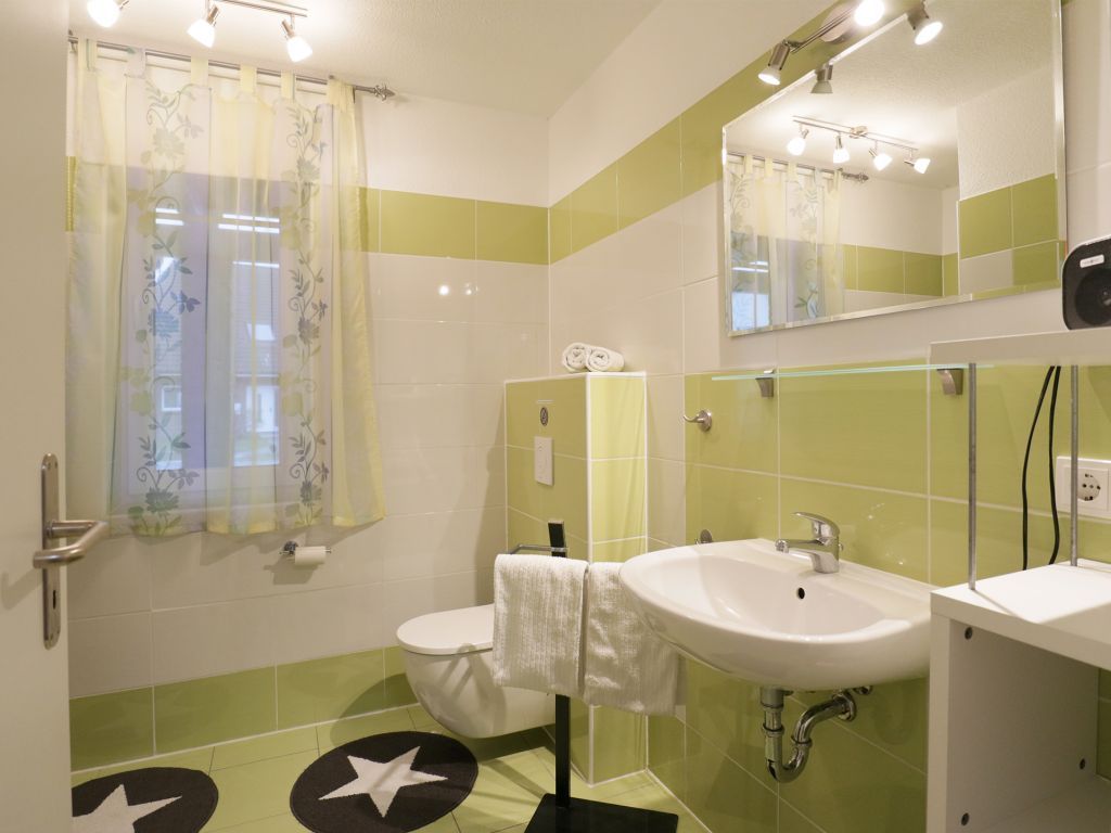 Schwannest Whg.1- modernes Duschbad