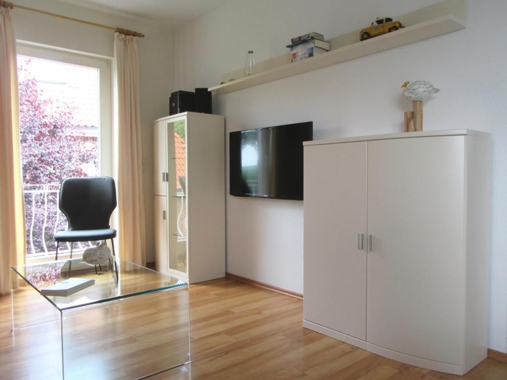 Silbermöwe Whg. 2 - Wohnbereich mit TV