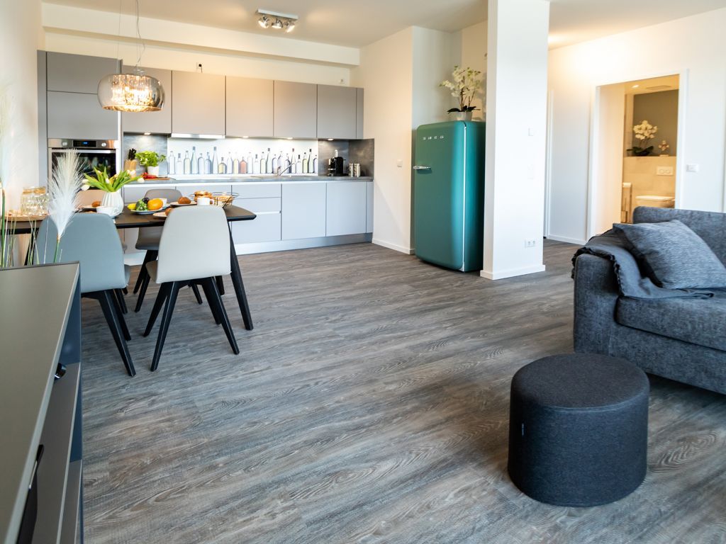 Hafenspitze App.28- Blick durchs Appartement