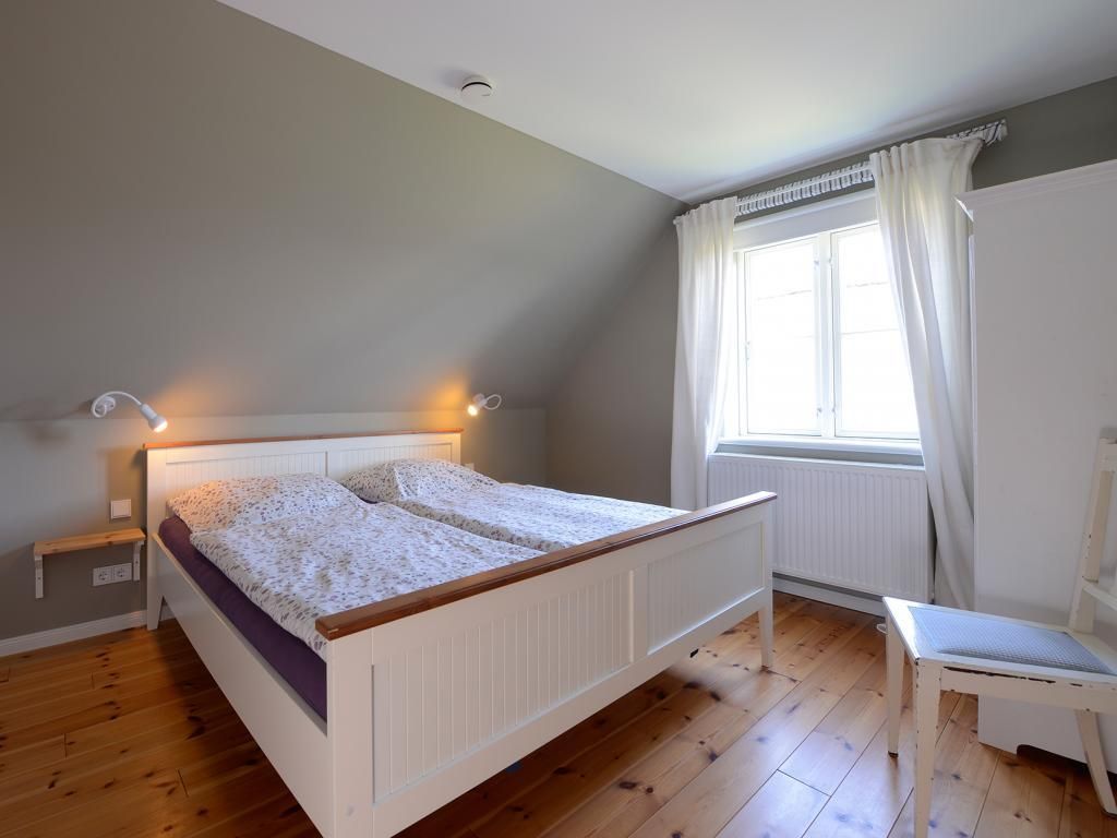 Naturlust - Blick in das Schlafzimmer im OG (1,80 x 2,00 m)