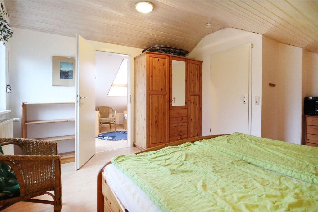 Urlauberdorf 30d - Blick in das Schlafzimmer im OG