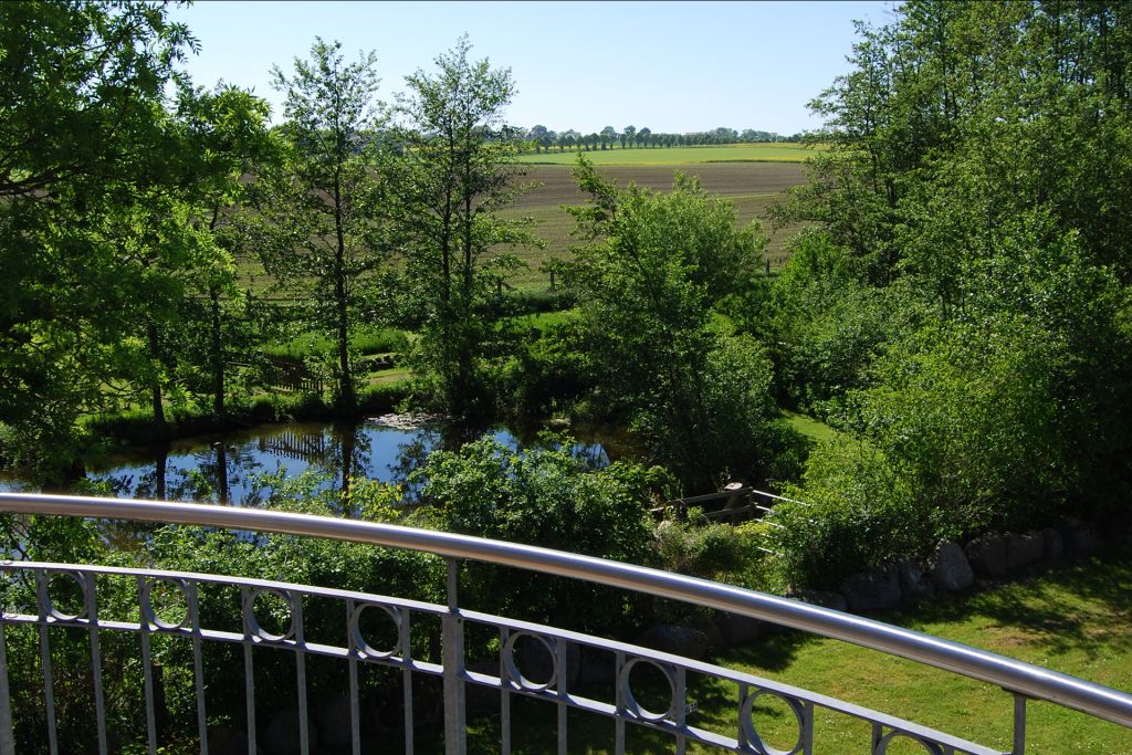 Dwarslöper Whg. Dwa30 - Blick vom Westbalkon ins Grüne und auf die weiten Felder