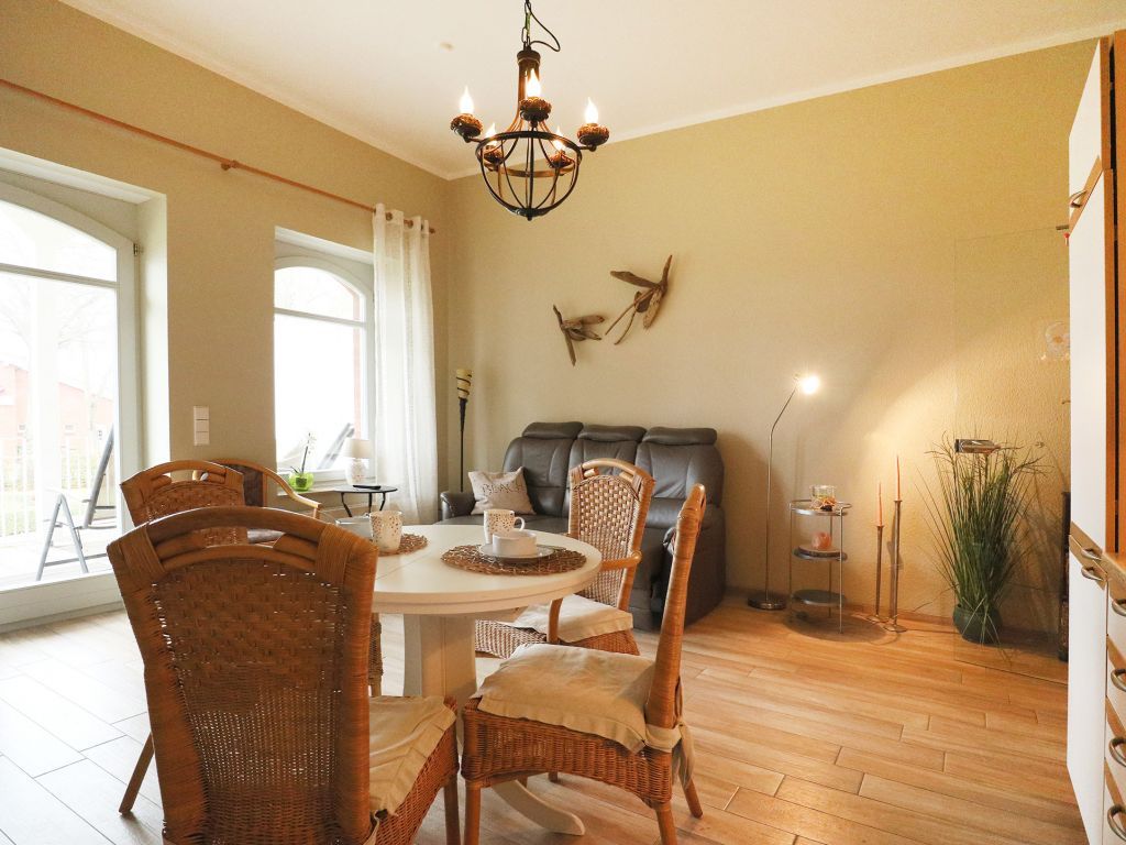 Villa Seegarten App.03- Blick auf den Esstisch