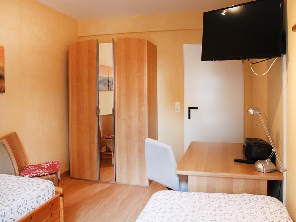 Seebach Whg. S11 - Blick in das Kinder-/ Gästezimmer mit 2. TV