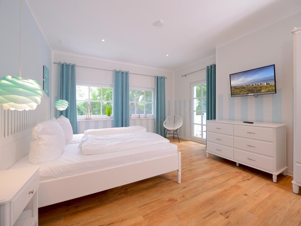 Florida App.5 Freitag - Blick in das große Schlafzimmer mit Balkon