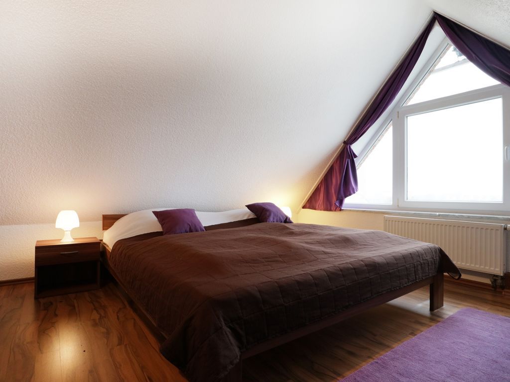 Schwannest 2 - Blick in das Schlafzimmer im OG