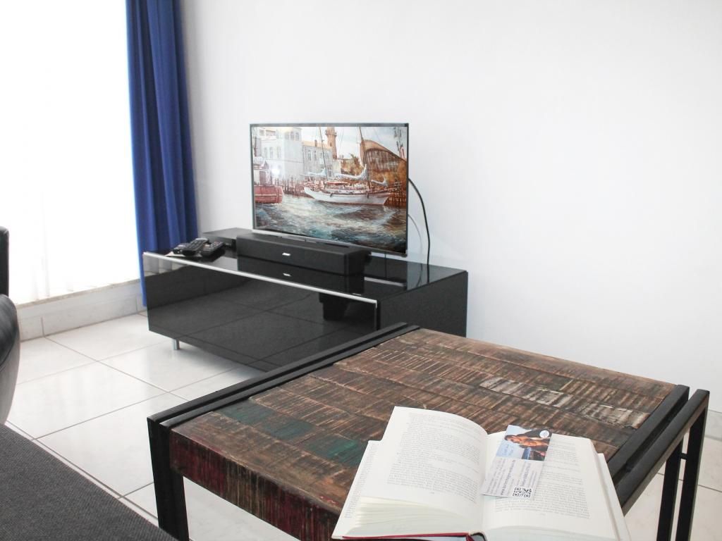 Residenz Haffblick App.46- Wohnbereich mit TV