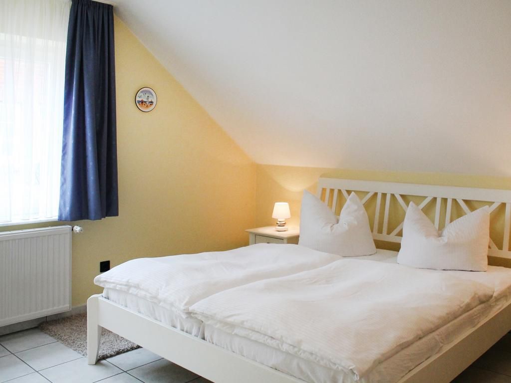 Steiluferring 10 - Blick in ein weiteres Schlafzimmer