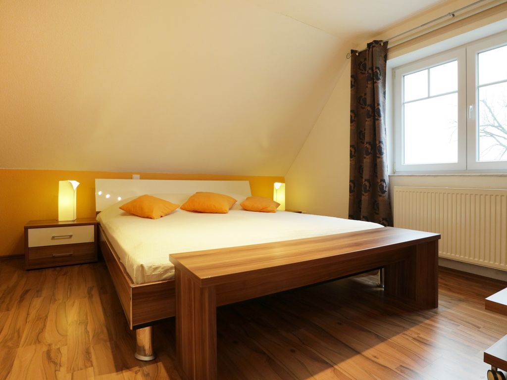 Schwannest 2 - Blick in das Schlafzimmer mit 2. TV