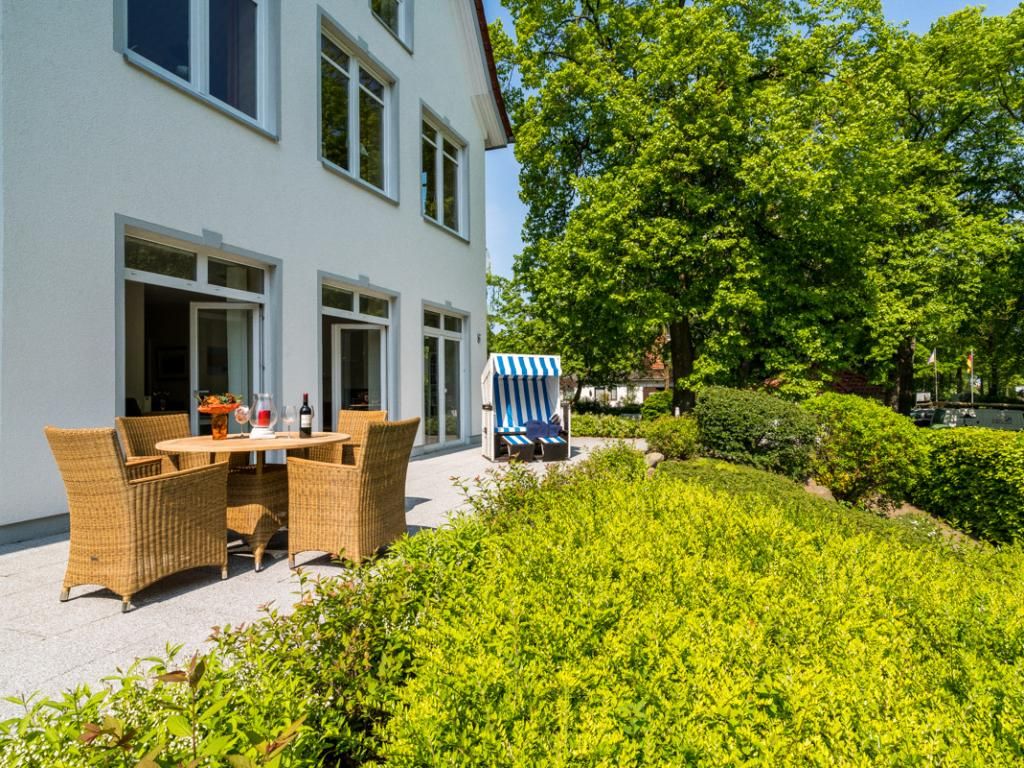 Am Dünenweg Uns Hüsung Whg. 3 - Blick auf die große Terrasse mit Strandkorb
